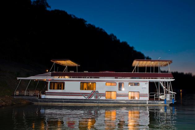 Lake Cumberland Houseboat Vacations