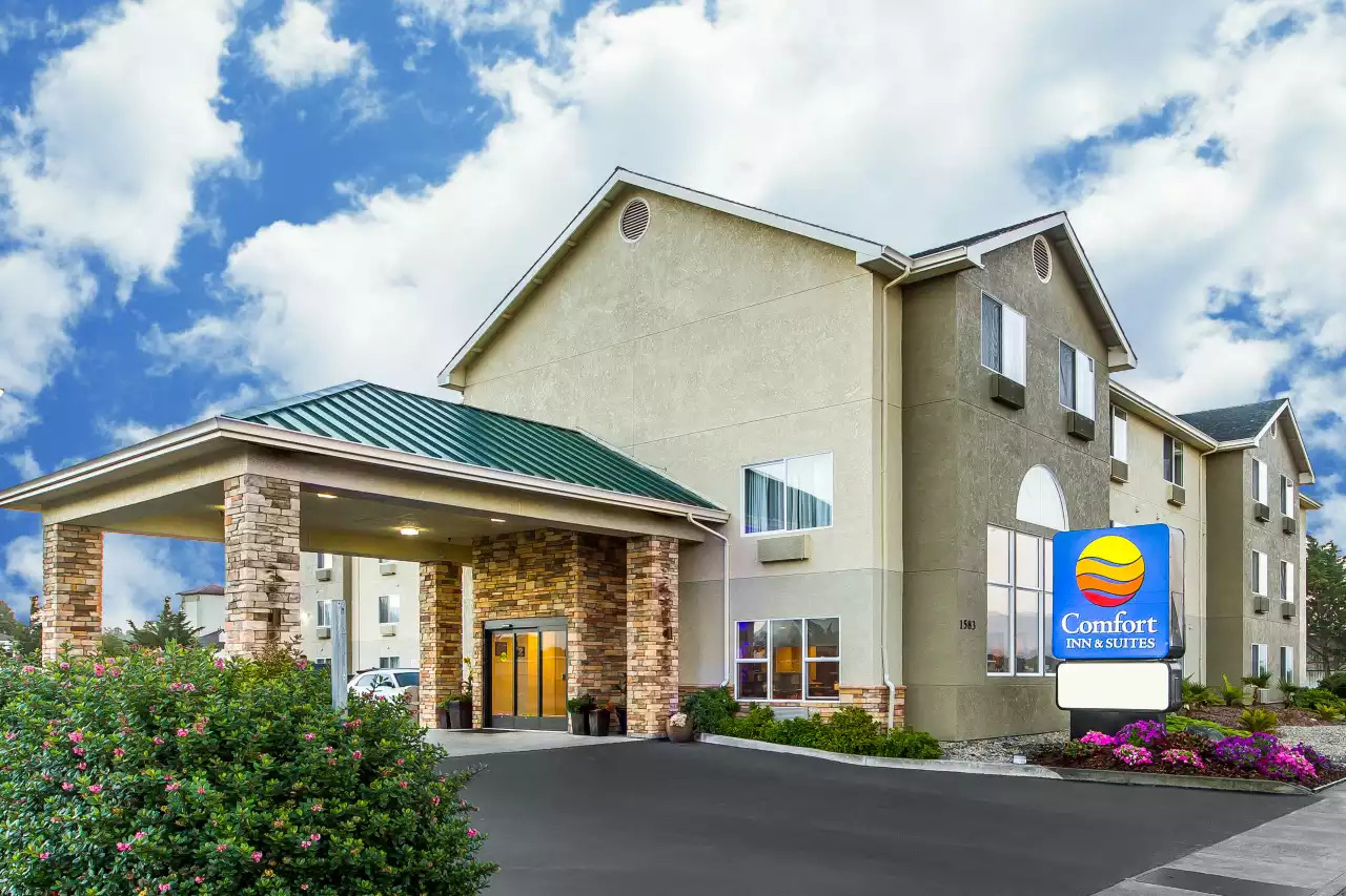 Comfort Inn & Suites Redwood Country