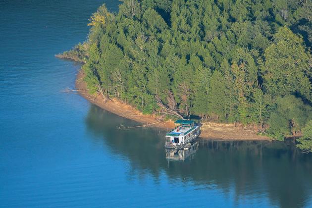 Dale Hollow Lake Houseboating