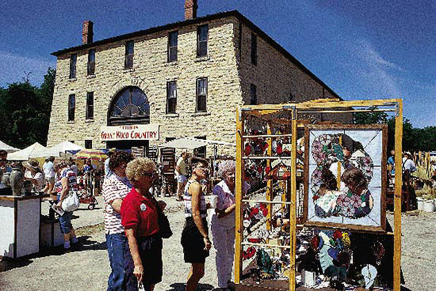 Grant Wood Art Festival