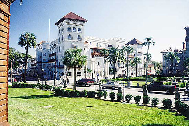 Casa Monica