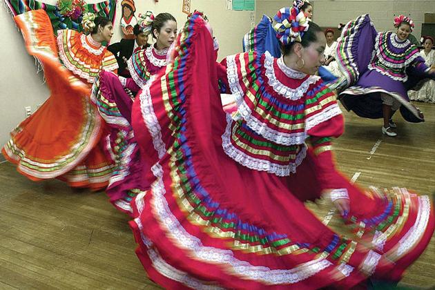 Folklorico Dancers