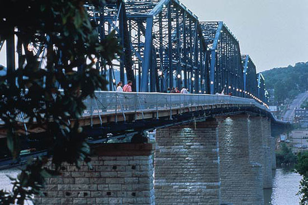 Walnut Street Bridge