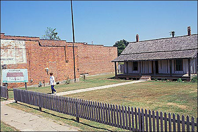 Dr. A.G. Anderson House, Eudora