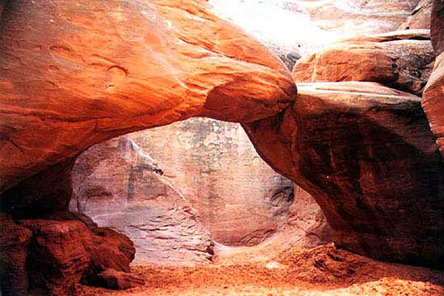 Sand Dune Arch