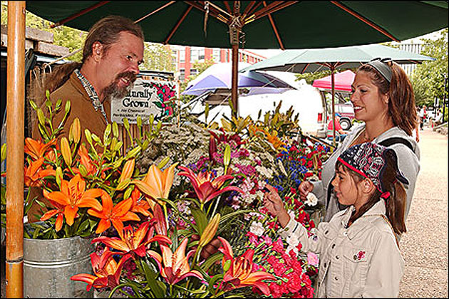 Farmers Market, historic downtown square, Fayetteville