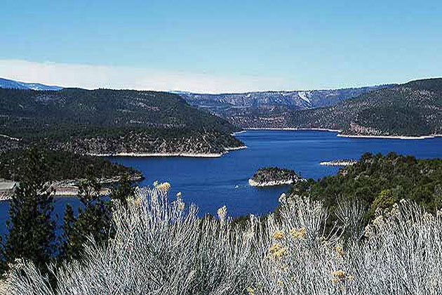 Flaming Gorge Lake