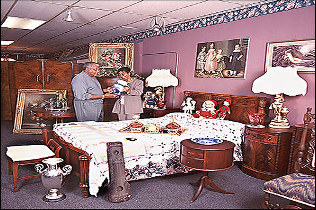 Antiquing in Helena
