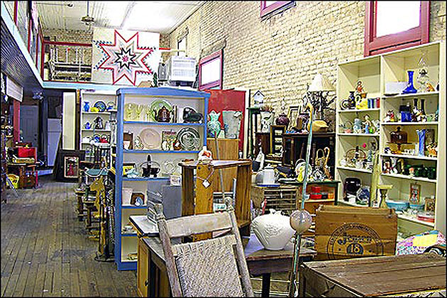Old Merchantile Antiques, Leslie