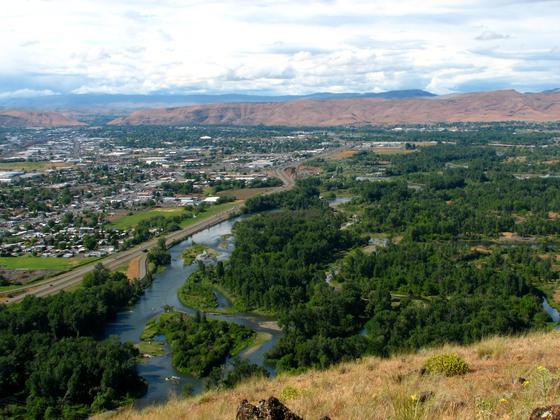 Yakima River with Selah Gap in the distance