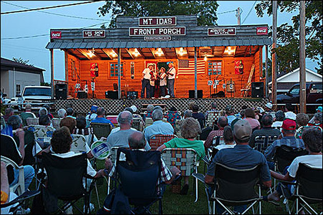 Front Porch Saturday night musicals, Mount Ida