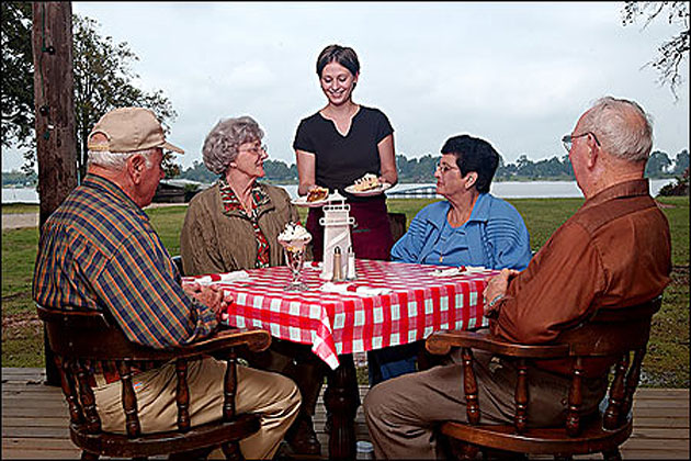 Alfresco dining in The Natural State