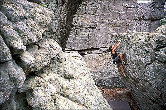 Rockclimbing in the Arkansas Ozarks