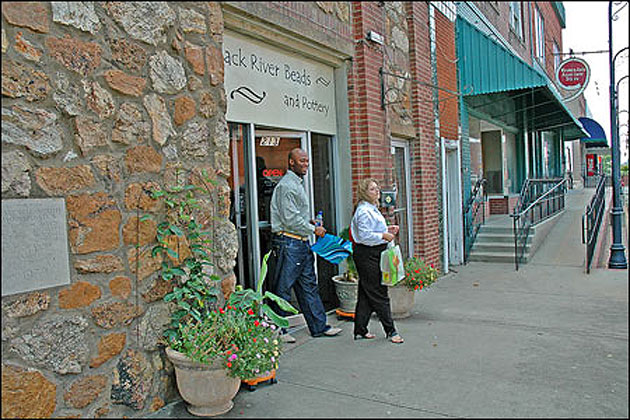 Shopping in Downtown Pocahontas